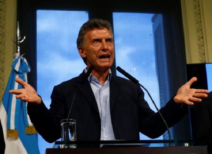 Argentina`s new president faces strike, discontent as prices leap